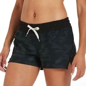 Vuori Clementine Camo Shorts Size Small Excellent Conditions ⭐️
